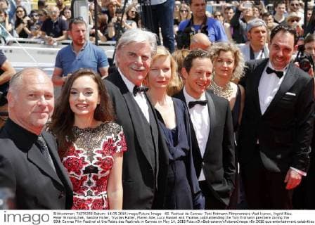 69. Festival de Cannes: Toni Erdmann Filmpremiere Vlad Ivanov, Ingrid Bisu, Peter Simonischek, Sandra Hüller, Trystan Putter, Maren Ade, Lucy Russell and Thomas Loibl attending the Toni Erdmann premiere during the 69th Cannes Film Festival at the Palais des Festivals in Cannes on May 14, 2016 Foto:xD.xBedrosianx xFuturexImage
