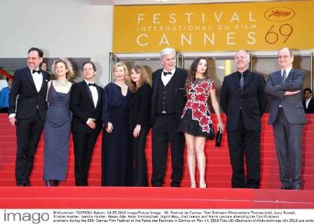 69. Festival de Cannes: Toni Erdmann Filmpremiere Thomas Loibl, Lucy Russell, Trystan Puetter, Sandra Hueller, Maren Ade, Peter Simonischek, Ingrid Bisu, Vlad Ivanov and Pierre Lescure attending the Toni Erdmann premiere during the 69th Cannes Film Festival at the Palais des Festivals in Cannes on May 14, 2016 Foto:xD.xBedrosianx xFuturexImage