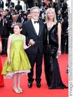 73. Berlinale, Steven Spielberg erhält den Goldenen Ehrenbären für sein Lebenswerk Bilder des Tages 69. Festival de Cannes: The BFG Filmpremiere Ruby Barnhill (L), Steven Spielberg (C) and Kate Capshaw arrive on the red carpet before the screening of the film The BFG at the 69th annual Cannes International Film Festival in Cannes, France on May 14, 2016.  CAN20160514842 DAVIDxSILPA