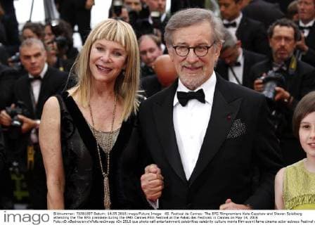 69. Festival de Cannes: The BFG Filmpremiere Kate Capshaw and Steven Spielberg attending the The BFG premiere during the 69th Cannes Film Festival at the Palais des Festivals in Cannes on May 14, 2016 Foto:xD.xBedrosianx xFuturexImage