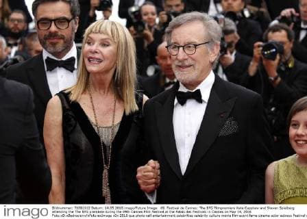 69. Festival de Cannes: The BFG Filmpremiere Kate Capshaw and Steven Spielberg attending the The BFG premiere during the 69th Cannes Film Festival at the Palais des Festivals in Cannes on May 14, 2016 Foto:xD.xBedrosianx xFuturexImage