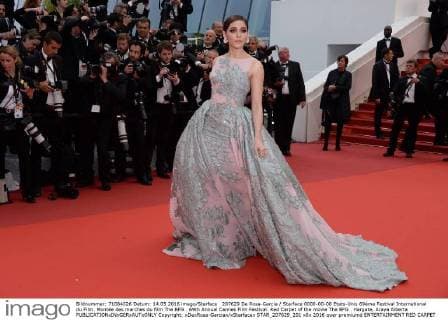 207629 De Rosa-Garcia Starface 0000-00-00 Etats-Unis 69ème Festival International du Film. Montée des marches du film The BFG . 69th Annual Cannes Film Festival. Red Carpet of the movie The BFG . Hargate, Araya Alberta  Copyright: xDexRosa-Garciax xStarfacex STAR_207629_201