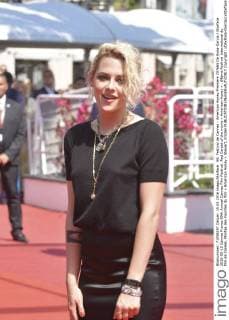 69. Festival de Cannes - American Honey Premiere 207665 De Rosa-Garcia Starface 2016-05-15 Cannes France 69th Annual Cannes Film Festival. Red Carpet of the movie « American Honey » . 69ème Festival International du film de Cannes. Montee des marches du film « American Honey » Stewart, Kristen  Copyright: xDexRosa-Garciax xStarfacex STAR_207665_027