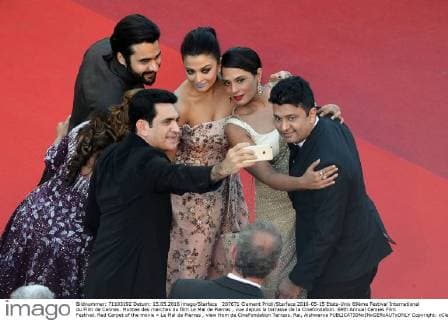 207671 Clement Prioli Starface 2016-05-15 Etats-Unis 69ème Festival International du Film de Cannes. Montee des marches du film Le Mal de Pierres , vue depuis la terrasse de la Cinefondation. 69th Annual Cannes Film Festival. Red Carpet of the movie « Le Mal de Pierres , view from de CineFondation Terrass. Rai, Aishwarya  Copyright: xClementxPriolix STAR_207671_003