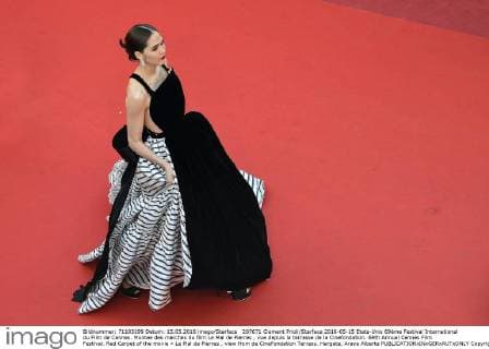207671 Clement Prioli Starface 2016-05-15 Etats-Unis 69ème Festival International du Film de Cannes. Montee des marches du film Le Mal de Pierres , vue depuis la terrasse de la Cinefondation. 69th Annual Cannes Film Festival. Red Carpet of the movie « Le Mal de Pierres , view from de CineFondation Terrass. Hargate, Araya Alberta  Copyright: xClementxPriolix STAR_207671_010