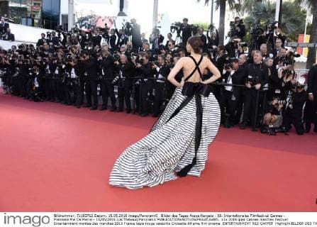 Bilder des Tages Araya Hargate - 69. Internationales Filmfestival Cannes - Premiere Mal De Pierre - 15 05 2016 LoicThebaud Panoramic 