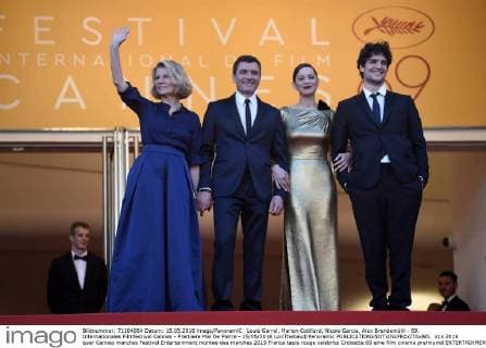 Louis Garrel, Marion Cotillard, Nicole Garcia, Alex Brendemühl - 69. Internationales Filmfestival Cannes - Premiere Mal De Pierre - 15 05 2016 LoicThebaud Panoramic 