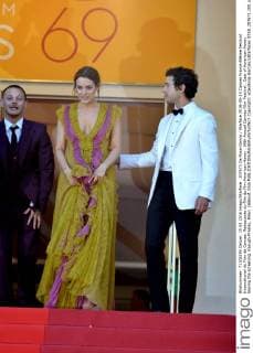 207673 De Rosa-Garcia Starface 2016-05-15 Cannes France 69ème Festival International du Film de Cannes. Redescente du film du film American Honey . 69th Annual Cannes Film Festival.. Cast of American Honey leaving the screening. Keough-Presley, Riley; LaBeouf, Shia  Copyright: xDexRosa-Garciax xStarfacex STAR_207673_001