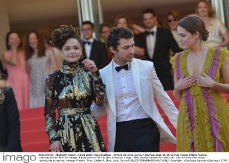 207673 De Rosa-Garcia Starface 2016-05-15 Cannes France 69ème Festival International du Film de Cannes. Redescente du film du film American Honey . 69th Annual Cannes Film Festival.. Cast of American Honey leaving the screening. Keough-Presley, Riley; LaBeouf, Shia; Lane, Sasha  Copyright: xDexRosa-Garciax xStarfacex STAR_207673_005