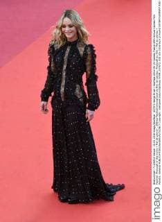 207672 Serge Arnal Starface 2016-05-15 Cannes France 69th Annual Cannes Film Festival. Photocall of the movie « Mal de pierre» . 69ème Festival International du film de Cannes. Photocall du film « Mal de pierres » Paradis, Vanessa  Copyright: xSergexArnalx xStarfacex STAR_207672_028