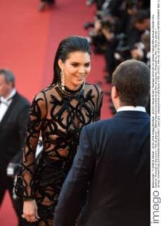 207672 Serge Arnal Starface 2016-05-15 Cannes France 69th Annual Cannes Film Festival. Photocall of the movie « Mal de pierre» . 69ème Festival International du film de Cannes. Photocall du film « Mal de pierres » Jenner, Kendall  Copyright: xSergexArnalx xStarfacex STAR_207672_046