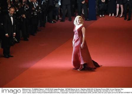 207680 Serge Arnal Starface 2016-05-15 Cannes France 69th Annual Cannes Film Festival. Red Carpet of the movie « The Nice Guys » . 69ème Festival International du film de Cannes. Montée des marches du film « The Nice Guys» Davis, Geena  Copyright: xSergexArnalx xStarfacex STAR_207680_002