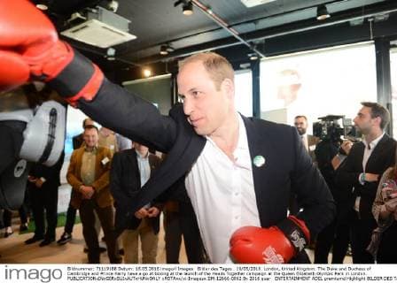 Bilder des Tages . 16 05 2016. London, United Kingdom. The Duke and Duchess of Cambridge and Prince Harry have a go at boxing at the launch of the Heads Together campaign at the Queen Elizabeth Olympic Park in London.  xROTAxx xi-Imagesx IIM-12666-0062