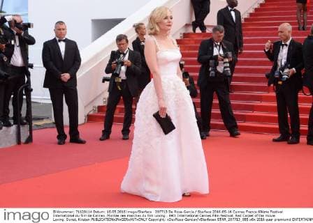 207713 De Rosa-Garcia Starface 2016-05-16 Cannes France 69ème Festival International du film de Cannes. Montée des marches du film Loving . 69th International Cannes Film Festival. Red Carpet of the movie Loving. Dunst, Kirsten  Copyright: xDexRosa-Garciax xStarfacex STAR_207713_085