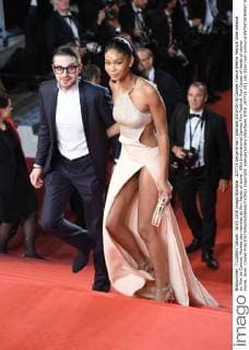 207719 Serge Arnal Starface 2016-05-16 Cannes France 69ème Festival International du Film de Cannes. Montée des marches du film Hands of stone . 69th International Cannes Film Festival. Red Carpet of Hands of stones movie. Iman, Chanel  Copyright: xSergexArnalx xStarfacex STAR_207719_011