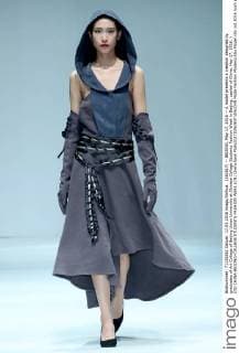 (160517) -- BEIJING, May 17, 2016 -- A model presents a creation designed by graduates of Art College of Beijing Union University at Chinese College Students Fashion Week in Beijing, capital of China, May 17, 2016. ) (lfj) CHINA-BEIJING-COLLEGE STUDENTS FASHION WEEK (CN) ChenxJianli 