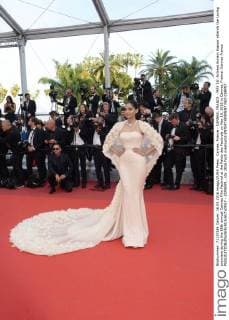 Cannes, France - CANNES, FRANCE - MAY 16: Actress Sonam Kapoor attends the Loving premiere during the 69th annual Cannes Film Festival at the Palais des Festivals on May 16, 2016 in Cannes, France. Cannes France - ZUMAi09_