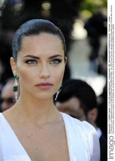 Adriana Lima - 69. Internationales Filmfestival Cannes - Premiere - Julieta - 17 05 2016 LoicThebaud Panoramic 