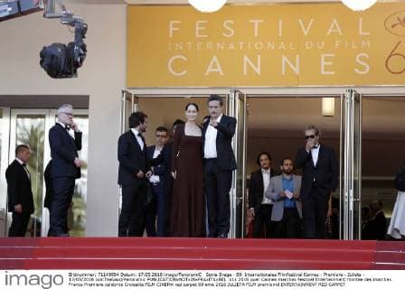 Sonia Braga - 69. Internationales Filmfestival Cannes - Premiere - Julieta - 17 05 2016 LoicThebaud Panoramic 