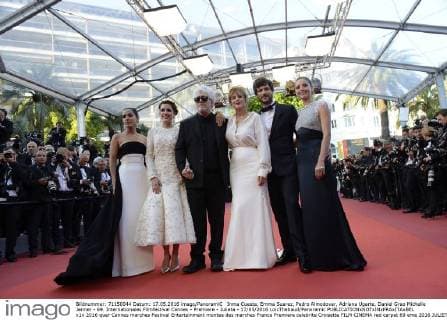 Inma Cuesta, Emma Suarez, Pedro Almodovar, Adriana Ugarte, Daniel Grao Michelle Jenner - 69. Internationales Filmfestival Cannes - Premiere - Julieta - 17 05 2016 LoicThebaud Panoramic 
