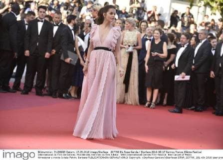 207766 De Rosa-Garcia Starface 2016-05-17 Cannes France 69ème Festival International du Film de Cannes. Montée des marches du film Julieta . 69th International Cannes Film Festival. Red Carpet of Pedro Almodovar s movie Julieta Palvin, Barbara  Copyright: xDexRosa-Garciax xStarfacex STAR_207766_161