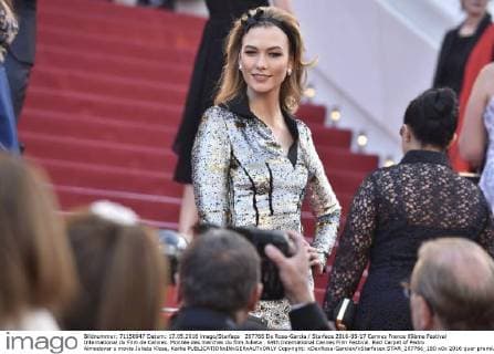 207766 De Rosa-Garcia Starface 2016-05-17 Cannes France 69ème Festival International du Film de Cannes. Montée des marches du film Julieta . 69th International Cannes Film Festival. Red Carpet of Pedro Almodovar s movie Julieta Kloss, Karlie  Copyright: xDexRosa-Garciax xStarfacex STAR_207766_180