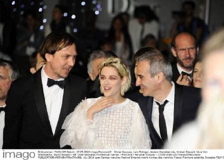 Olivier Assayas, Lars Eidinger, Anders Danielsen Lie, Kristen Stewart, Nora Von Waldstätten, Sigrid Bouaziz - 69. Internationales Filmfestival Cannes - Premiere - Personal Shopper - 17 05 2016 LoicThebaud Panoramic 