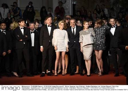 Olivier Assayas, Lars Eidinger, Anders Danielsen Lie, Kristen Stewart, Nora Von Waldstätten, Sigrid Bouaziz - 69. Internationales Filmfestival Cannes - Premiere - Personal Shopper - 17 05 2016 LoicThebaud Panoramic 