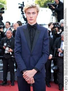 Lucky Blue Smith arrives on the red carpet before the screening of the film Julieta at the 69th annual Cannes International Film Festival in Cannes, France on May 17, 2016.  CAN20160517837 DAVIDxSILPA