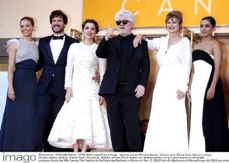 Spanish actress Michelle Jenner, Spanish actor Daniel Grao, Spanish actress Adriana Ugarte, Spanish director Pedro Almodovar, Spanish actress Emma Suarez and Spanish actress Inma Cuesta attending the Julieta premiere during the 69th Cannes Film Festival at the Palais des Festivals in Cannes on May 17, 2016 Foto:xD.xBedrosianx xFuturexImage