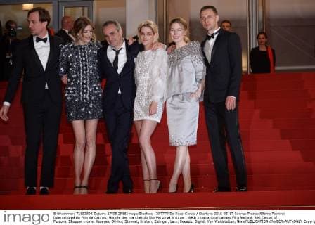 207770 De Rosa-Garcia Starface 2016-05-17 Cannes France 69ème Festival International du Film de Cannes. Montée des marches du film Personal Shopper . 69th International cannes Film festival. Red Carpet of Personal Shopper movie. Assayas, Olivier; Stewart, Kristen; Eidinger, Lars; Bouaziz, Sigrid; Von Waldstatten, Nora  Copyright: xDexRosa-Garciax xStarfacex STAR_207770_057