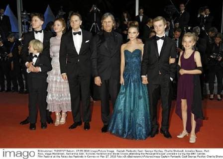 Captain Fantastic Cast: George MacKay, Charlie Shotwell, Annalise Basso, Matt Ross, Viggo Mortensen, Samantha Isler, Nicholas Hamilton and Shree Crooks attending the Personal Shopper premiere during the 69th Cannes Film Festival at the Palais des Festivals in Cannes on May 17, 2016 Foto:xD.xBedrosianx xFuturexImage