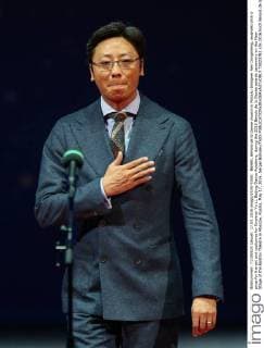 Ballett, Benois de la Danse Award in Moskau Designer Ren Dongsheng, awarded with a prize for the set and costumes for Emperor Yu Li, Beijing Dance Academy, during the 2016 Benois de la Danse awards ceremony on the New Stage of the Bolshoi Theatre in Moscow, Russia, May 17, 2016. Sergei Bobylev TASS  TS0237B3