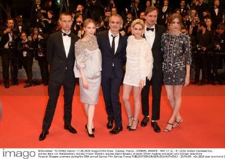 Cannes, France - CANNES, FRANCE - MAY 17: (L - R ) Actor Anders Danielsen Lie, actress Nora von Waldstaetten, actress Kristen Stewart, actress Sigrid Bouaziz, director Olivier Assayas and actor Lars Eidinger attend the Personal Shopper premiere during the 69th annual Cannes Film Cannes France - ZUMAi09_