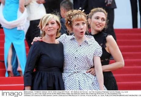 69. Festival de Cannes - La Fille Inconnue Premiere Camille Moreau (L), Julie Depardieu (C) and Julie Gayet arrive on the steps of the Palais des Festivals before the screening of the film La Fille Inconnue (The Unknown Girl) during the 69th annual Cannes International Film Festival in Cannes, France on May 18, 2016.  CAN20160518801 DAVIDxSILPA