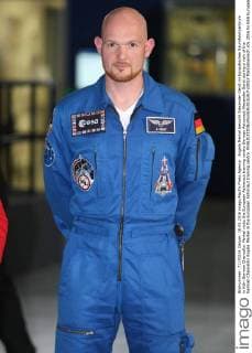 Angela Merkel besucht Alexander Gerst im Europäischen Raumfahrtzentrum in Köln German Chancellor Merkel visits the European Astronaut training centre German Astronaut Alexander Gerst during a visit of the German Chancellor Angela Merkel in the European Astronaut training centre.  MaikxBoenisch