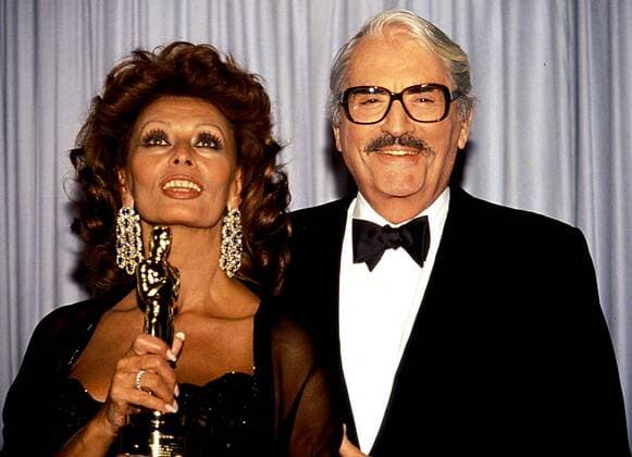 Jan. 1, 2011 - L1289.SOPHIA LOREN AND GREGORY PECK. - 1991.GREGORYPECKRETRO - ZUMAg49_