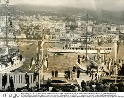 The arrival by boat of the actress Grace Kelly in Monaco to marry Prince Rainier of Monaco 02826 