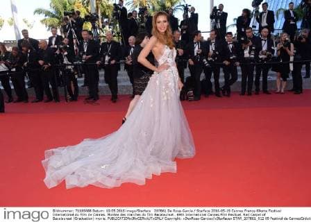 207861 De Rosa-Garcia Starface 2016-05-19 Cannes France 69eme Festival International du Film de Cannes. Montee des marches du film Bacalaureat . 69th International Cannes Film Festival. Red Carpet of Bacalaureat (Graduation) movie.  Copyright: xDexRosa-Garciax xStarfacex STAR_207861_012