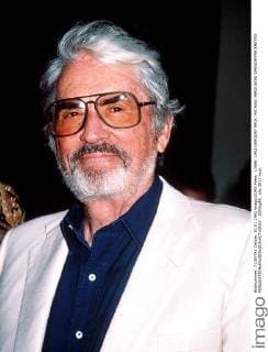 L3546. 1992.GREGORY PECK. MICHAEL FERGUSON GREGORYPECKRETRO - ZUMAg49_