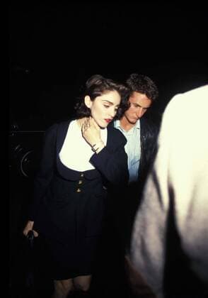 Jan. 1, 2011 - F6355.1988.MADONNA AND SEAN PENN. MICHAEL FERGUSON - ZUMAg49_