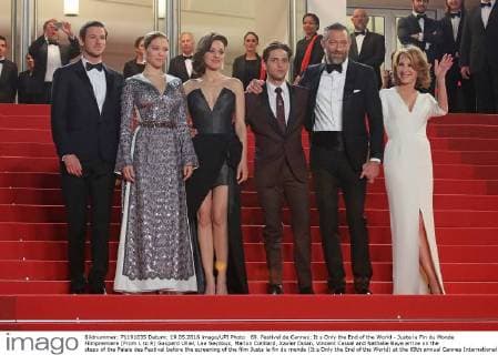 69. Festival de Cannes: It s Only the End of the World - Juste la Fin du Monde Filmpremiere (From L to R) Gaspard Ulliel, Lea Seydoux, Marion Cotillard, Xavier Dolan, Vincent Cassel and Nathalie Baye arrive on the steps of the Palais des Festival before the screening of the film Juste la fin du monde (It s Only the End of the World) at the 69th annual Cannes International Film Festival in Cannes, France on May 19, 2016.  CAN20160519821 DAVIDxSILPA