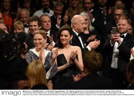 69. Festival de Cannes: It s Only the End of the World - Juste la Fin du Monde Filmpremiere 207872 Serge Arnal Starface 2016-05-19 Cannes France 69ème Festival International du Film de Cannes. Atmosphere fin de film Juste la fin du monde . 69th International Cannes Film Festival. Atmosphere at the end of Juste la fin du monde screening EXCLUSIVE Nous contacter avant toute utilisation web Canet, Guillaume; Cotillard, Marion; Seydoux, Léa  Copyright: xSergexArnalx xStarfacex STAR_207872_015