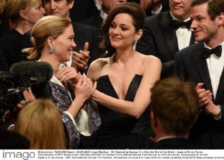 69. Festival de Cannes: It s Only the End of the World - Juste la Fin du Monde Filmpremiere 207872 Serge Arnal Starface 2016-05-19 Cannes France 69ème Festival International du Film de Cannes. Atmosphere fin de film Juste la fin du monde . 69th International Cannes Film Festival. Atmosphere at the end of Juste la fin du monde screening EXCLUSIVE Nous contacter avant toute utilisation web Cotillard, Marion; Seydoux, Léa  Copyright: xSergexArnalx xStarfacex STAR_207872_030