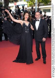 69. Festival de Cannes: The Last Face Filmpremiere 69th Cannes Film Festival 2016, Red Carpet film The last face . Pictured: Jean Reno, Zofia Borucka  AlbertoxTerenghi Cannes