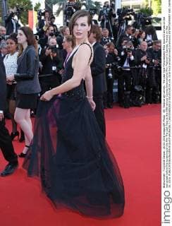 69. Festival de Cannes: The Last Face Filmpremiere Milla Jovovich arrives on the red carpet before the screening of the film The Last Face at the 69th annual Cannes International Film Festival in Cannes, France on May 20, 2016.  CAN20160520813 DAVIDxSILPA