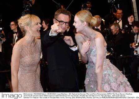 69. Festival de Cannes: The Last Face Filmpremiere 207917 De Rosa-Garcia Starface 2016-05-20 Cannes France 69ème Festival International du Film de Cannes. Montée des marches du film The Last Face . 69th International Cannes Film Festival. Red carpet of The Last face movie. Fanning, Elle; Winding Refn, Nicolas; Corinne, Liv  Copyright: xDexRosa-Garciax xStarfacex STAR_207917_030