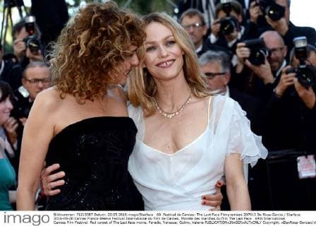 69. Festival de Cannes: The Last Face Filmpremiere 207913 De Rosa-Garcia Starface 2016-05-20 Cannes France 69ème Festival International du Film de Cannes. Montée des marches du film The Last Face . 69th International Cannes Film Festival. Red carpet of The Last face movie. Paradis, Vanessa; Golino, Valeria  Copyright: xDexRosa-Garciax xStarfacex STAR_207913_135