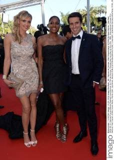 69. Festival de Cannes: Elle Filmpremiere 207936 De Rosa-Garcia Starface 2016-05-21 Cannes France 69ème Festival International du Film de Cannes. Montée des marches du film Elle . 69th International Cannes Film Festival. Red Carpet of Elle movie Perec, Marie-José; Lavillenie, Renaud  Copyright: xDexRosa-Garciax xStarfacex STAR_207936_021