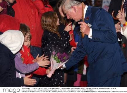 Prinz Charles besucht Music in the Churches Concert in Wiltshire Prince Charles is pictured at Malmesbury Abbey in Wiltshire as he attends the Music in the Churches Concert. MAY 21st 2016  RWNx161496